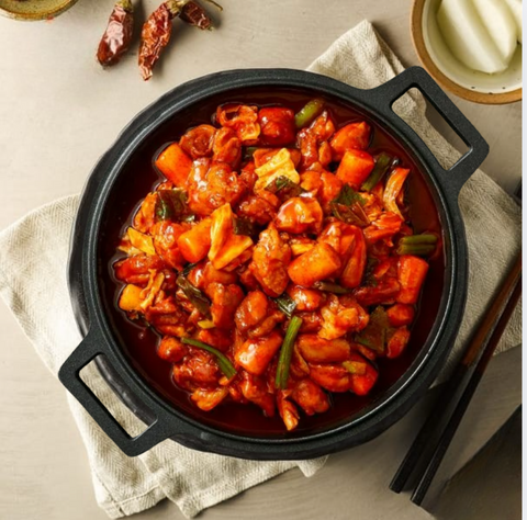 얌얌 l Boneless Dakgalbi Stir-Fry Meal Kit • 순살 닭갈비볶음 밀키트 (600g/야채,우동사리 포함)