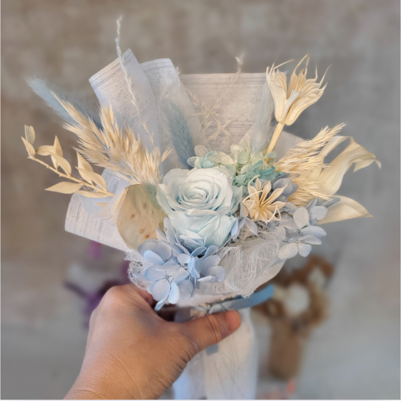 AK BOTANIC l Preserved Flower Mini Bouquet - Blue