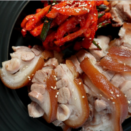 Salty Scent l Pig's Feet &amp; Radish Bossam Kimchi