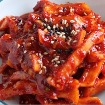 Salty Scent l Pig's Feet &amp; Radish Bossam Kimchi