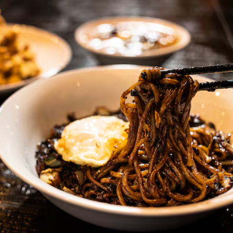 Sauceman l Jjajang Sauce 560g