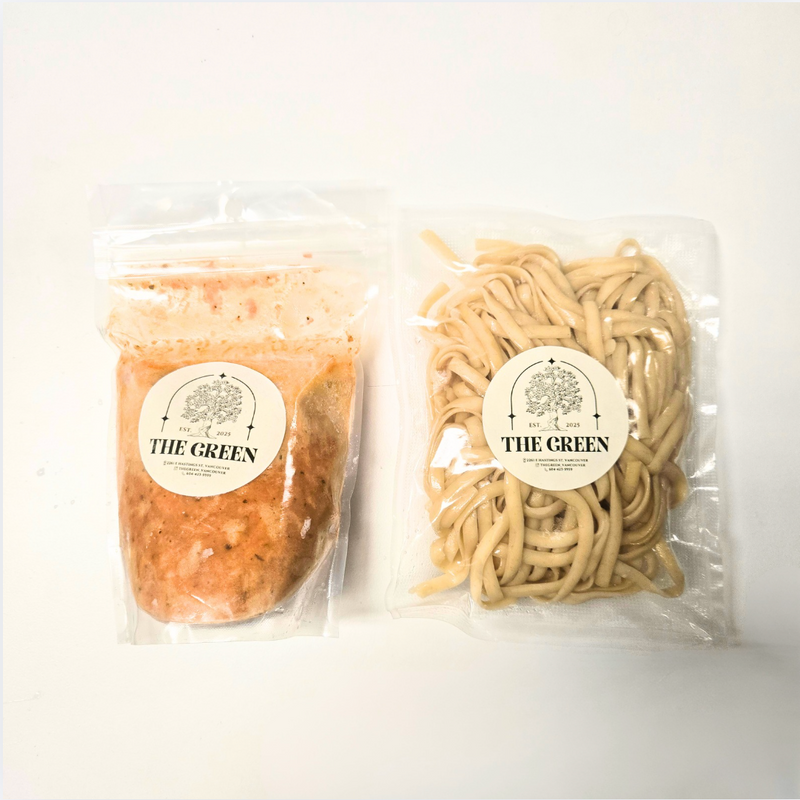 The Green l 버터치킨 파스타 (소스 + 패투치니) 밀키트