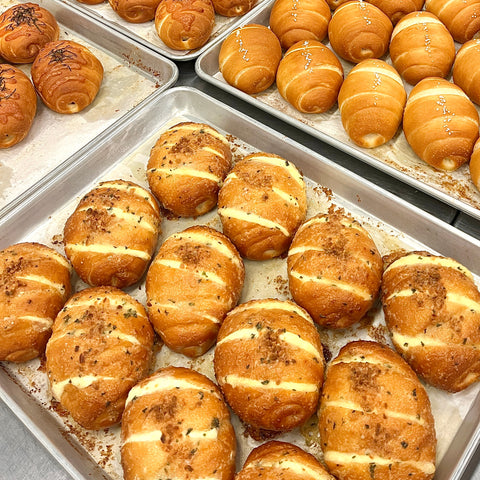 Salty Bear | Garlic Cream Cheese Salt Bread